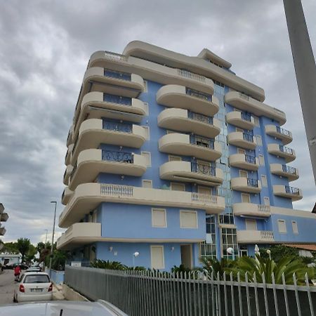 Apartament Riccio Blu Pochi Passi Dal Mare Alba Adriatica Zewnętrze zdjęcie